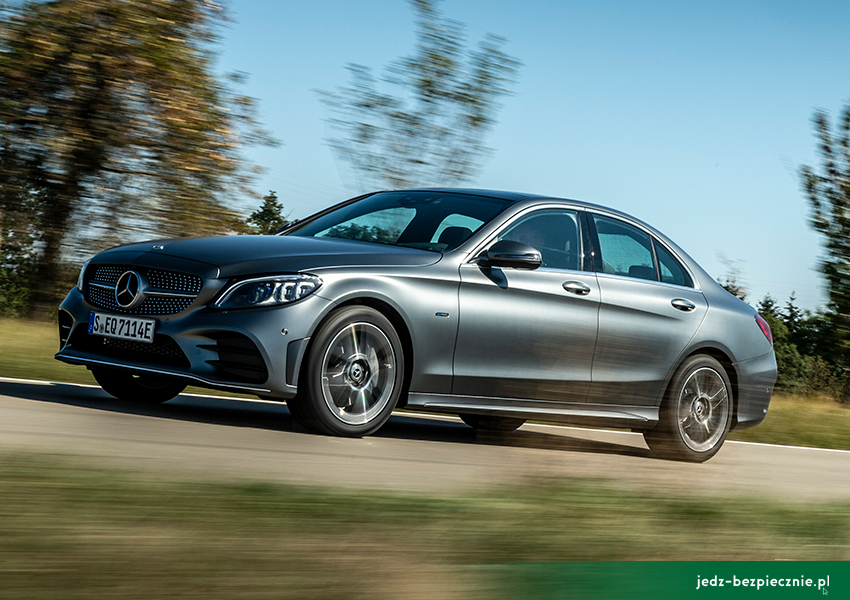 WEZWANIA DO SERWISÓW I UOKiK - UOKiK ogłasza dwanaście kolejnych akcji serwisowych I 2019 I Mercedes